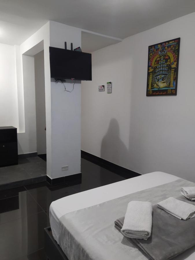 Hotel Aura 麦德林 外观 照片