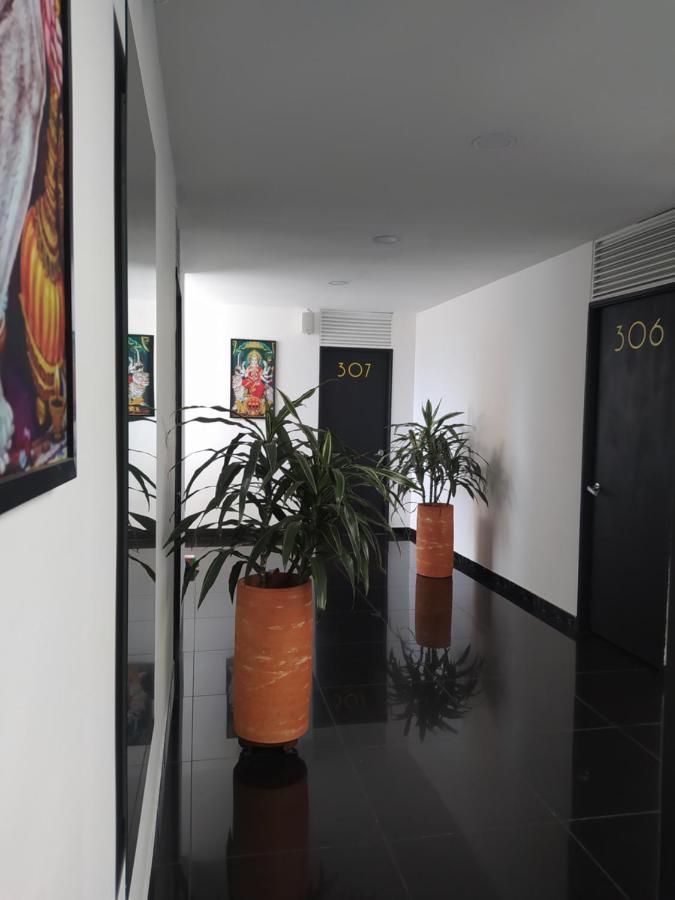 Hotel Aura 麦德林 外观 照片