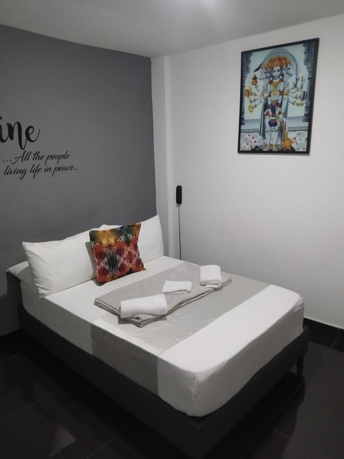 Hotel Aura 麦德林 外观 照片