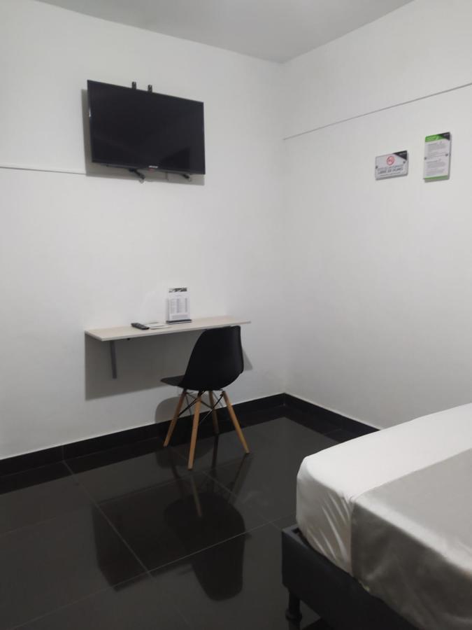 Hotel Aura 麦德林 外观 照片