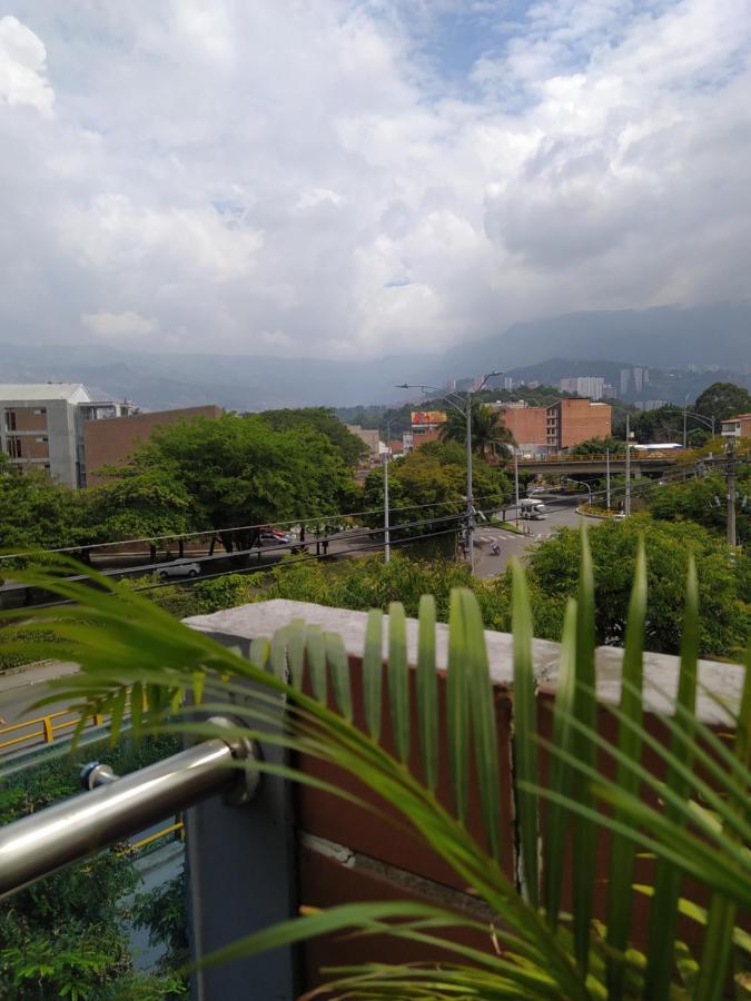 Hotel Aura 麦德林 外观 照片