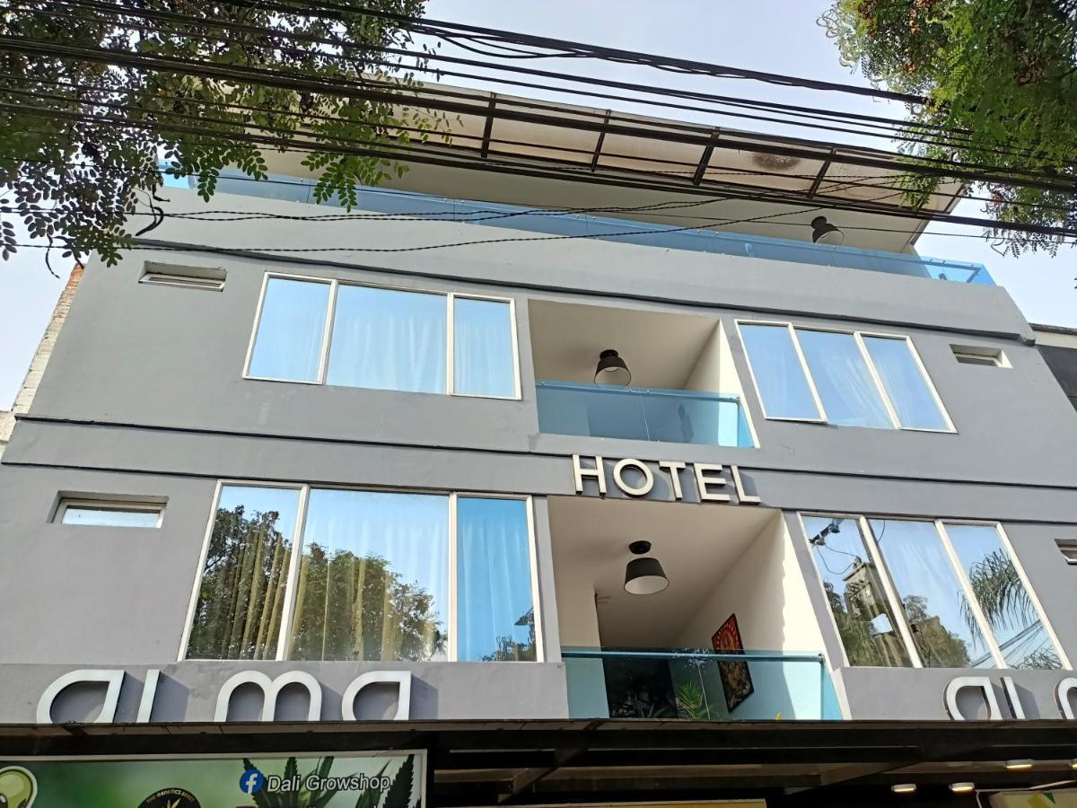 Hotel Aura 麦德林 外观 照片